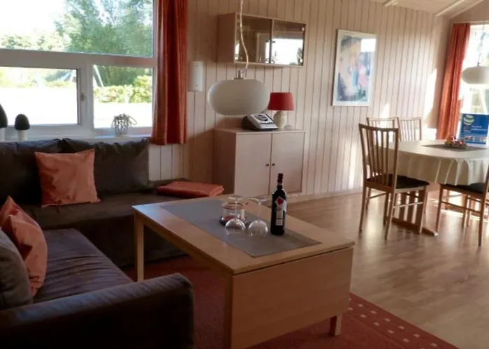 Tatil Evi 6 Personen Kinderfreundliches Mit Sauna, Whirlpool Und Kaminofen In *