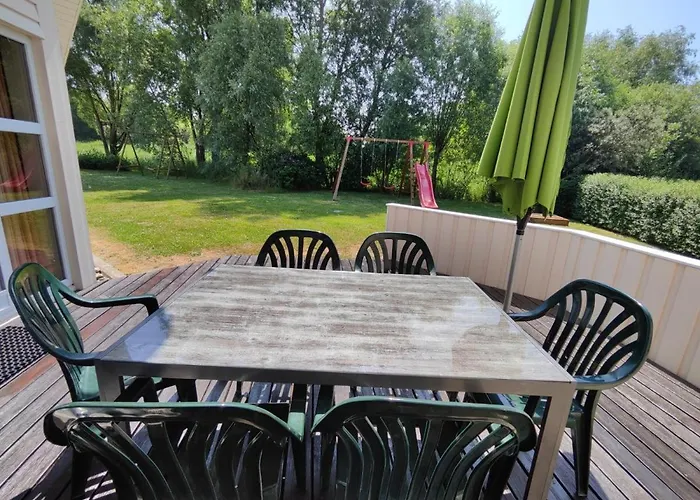 6 Personen Kinderfreundliches Mit Sauna, Whirlpool Und Kaminofen In *